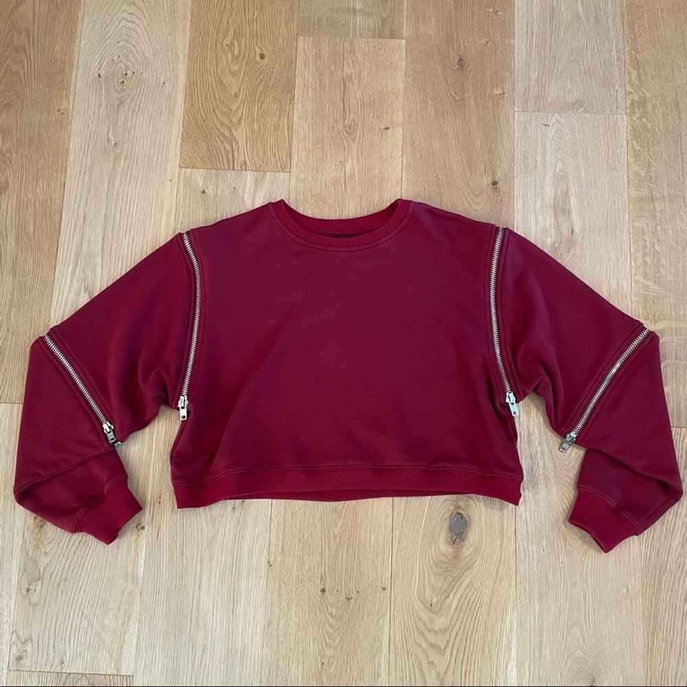 LF - Zippered Sleeve Crop Sweatshirt in Red